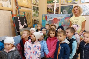 15 września 2022 r. grupa dzieci z Przedszkola Publicznego nr 2 w Łęcznej odwiedziła pracownię plastyczną Ck-Osiedlowego Domu Kultury w Łęcznej. 