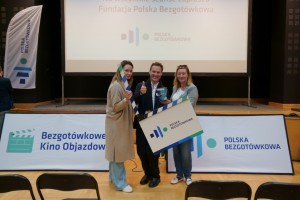 Bezgotówkowe Kino Objazdowe