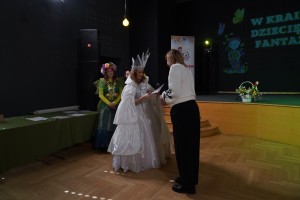 PRZEGLĄD POEZJI W KRAINIE DZIECIĘCEJ WYOBRAŹNI