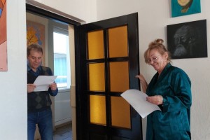 Na spotkaniu uczestnicy Klubu 50 Plus zaprezentowali skecz kabaretowy.