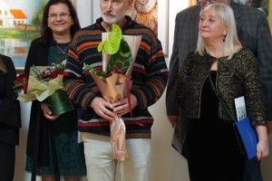 WYSTAWA POSZUKIWANIA grupa plastyczna MIĘDZY SZTALUGAMI