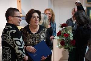 WYSTAWA POSZUKIWANIA grupa plastyczna MIĘDZY SZTALUGAMI